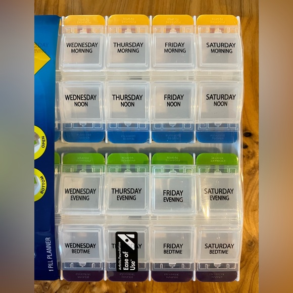 4-A-Day Weekly Pill Planner - Picture 4 of 4